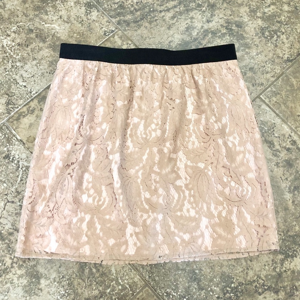 ❌SOLD❌ANN TAYLOR LOFT TAN BLUSH PINK LACE SKIRT